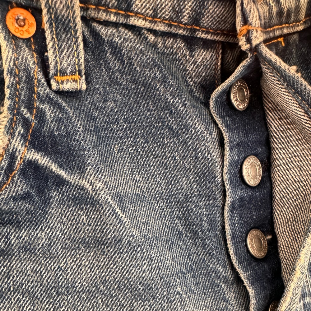 Levi’s 501 Jeans - Picture 5 of 5